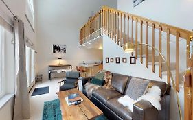 Icicle Road Haus